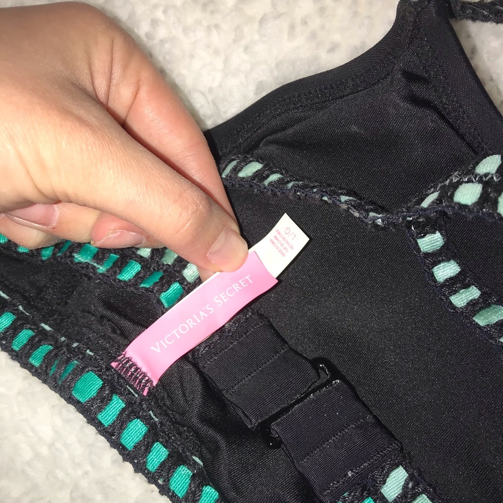 Victoria’s Secret Razorback Bikini Top - Picture 6 of 6